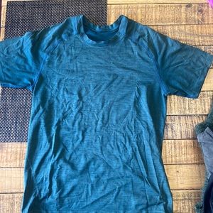 Mens XS lulu lemon t-shirt